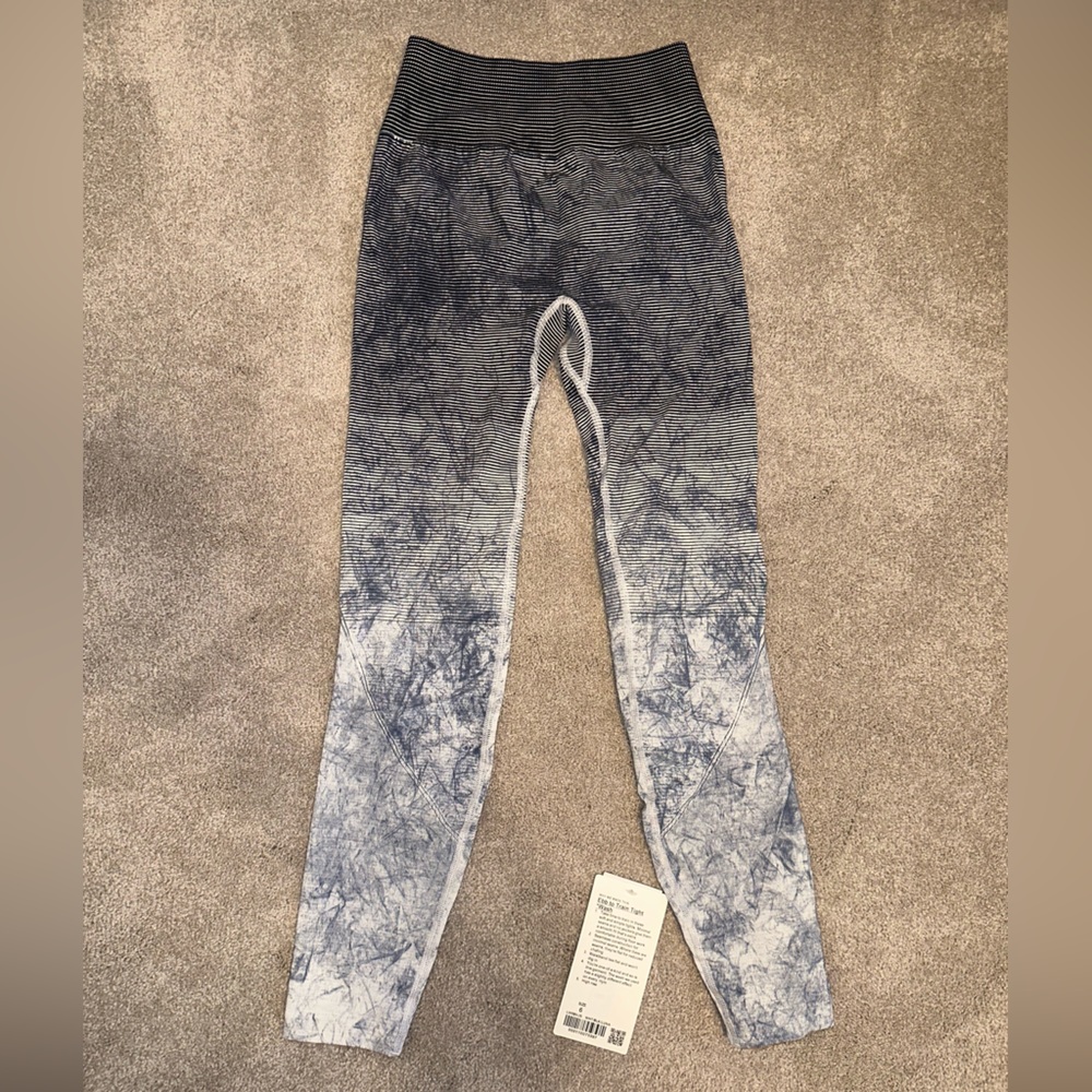 NWT Ebb to Train Lululemon Tight